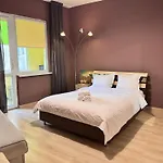 Cozy Steps From Everything! Apartamento Varna