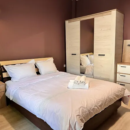 Cozy Steps From Everything! Varna