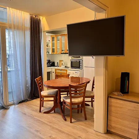 Cozy Steps From Everything! Варна