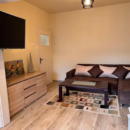 Cozy Steps From Everything! Варна