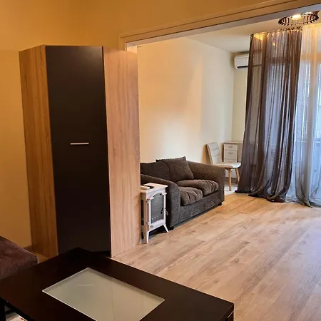 Cozy Steps From Everything! Варна