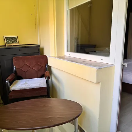 Cozy Steps From Everything! Варна