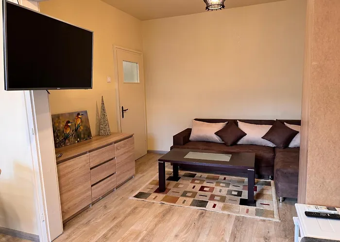 Cozy Steps From Everything! ヴァルナ