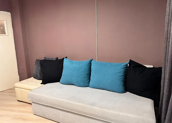 Cozy Steps From Everything! *